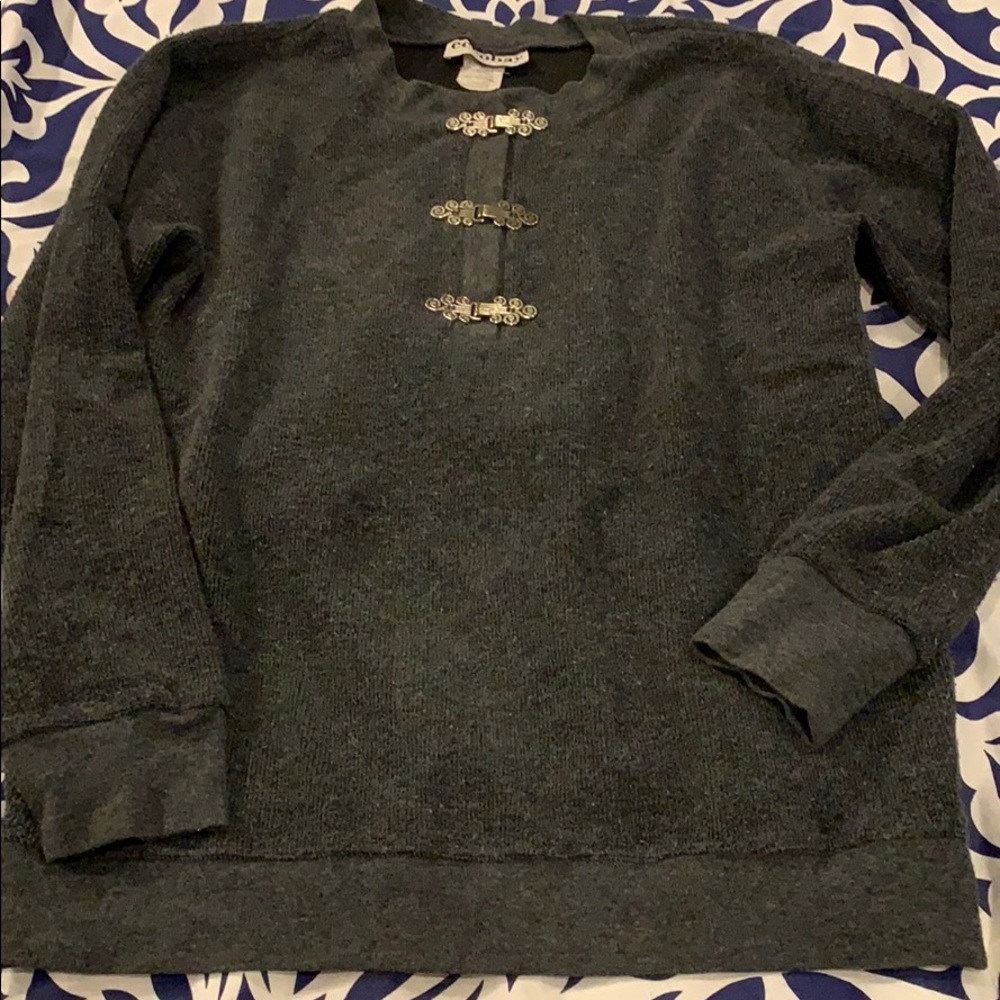 Gray sweatshirt
